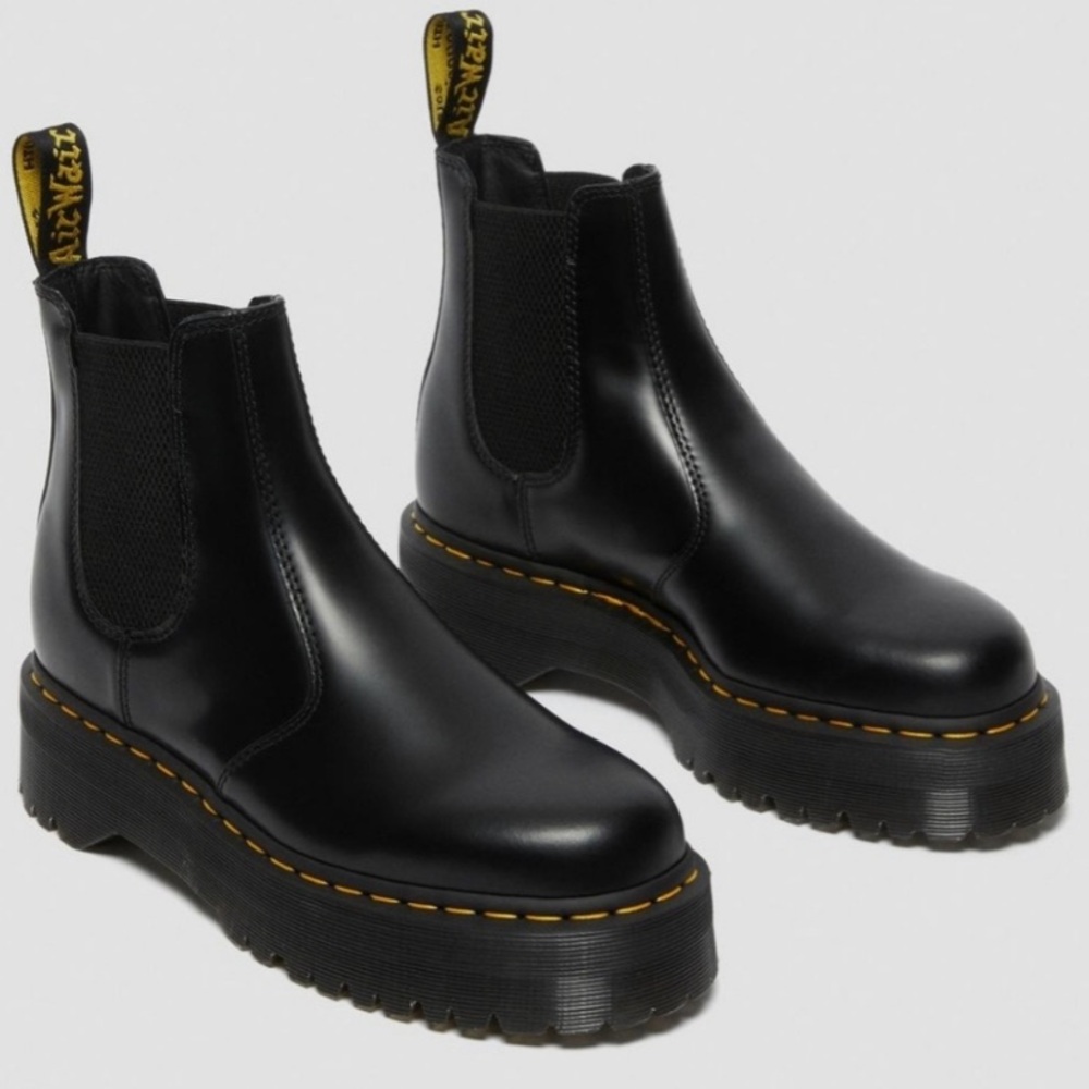 2976 SMOOTH LEATHER PLATFORM CHELSEA BOOTS size 7 Women 6 Men